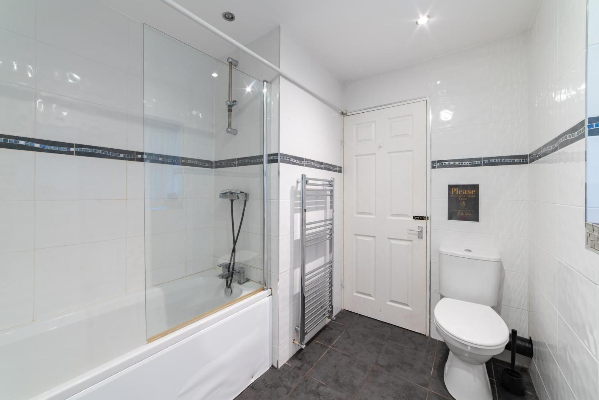 Cozy Rooms In Shared Accommodation Near Anfield Stadium With Parking And Wifi Liverpool Ngoại thất bức ảnh