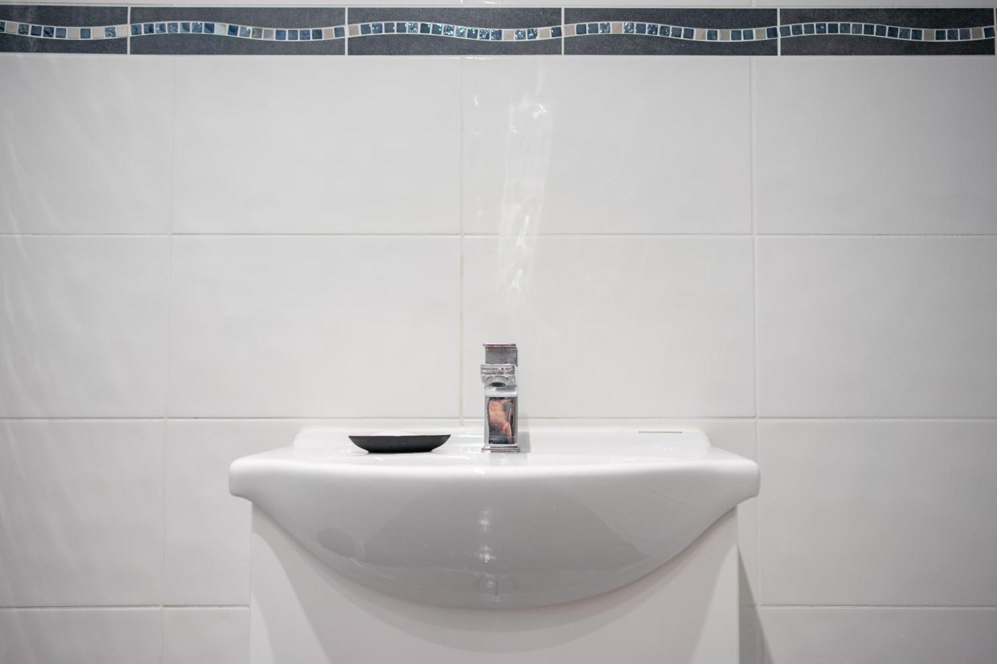 Cozy Rooms In Shared Accommodation Near Anfield Stadium With Parking And Wifi Liverpool Ngoại thất bức ảnh